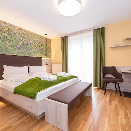 Der Almblick فندق 4*